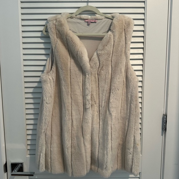 Calypso St. Barth Soft Cream Vest - Picture 1 of 4